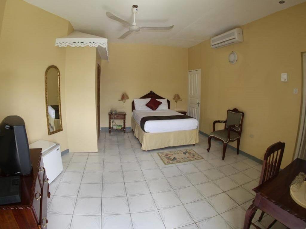 Villa Sonate Runaway Bay Εξωτερικό φωτογραφία