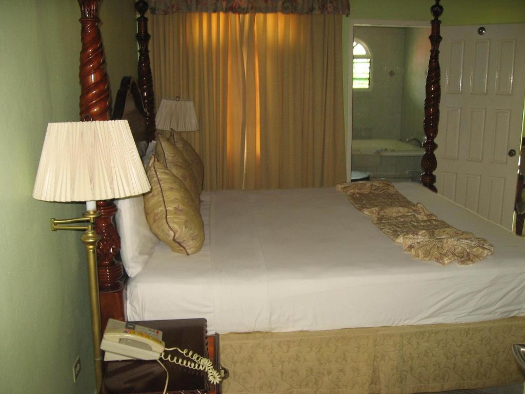 Villa Sonate Runaway Bay Εξωτερικό φωτογραφία