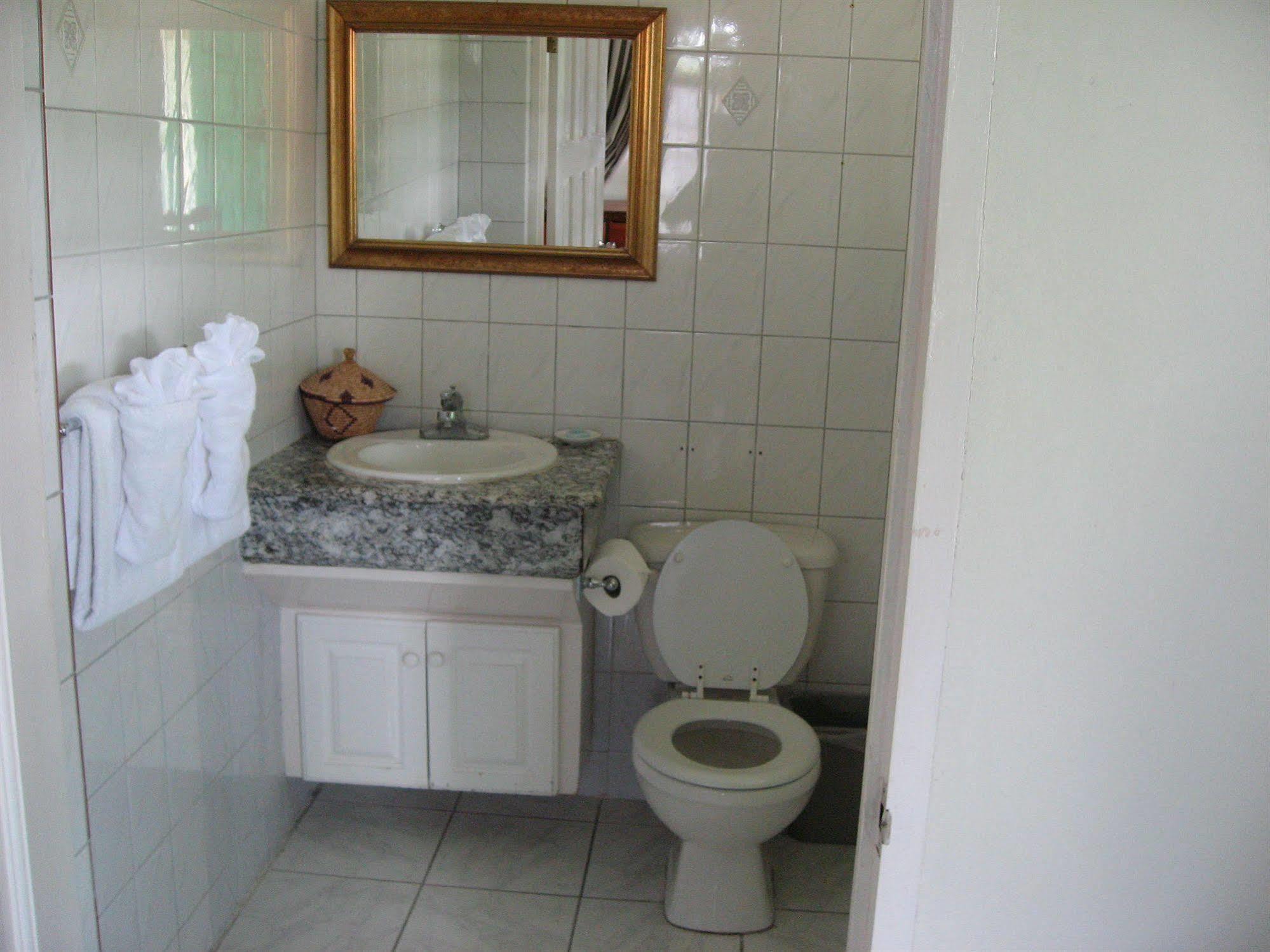 Villa Sonate Runaway Bay Εξωτερικό φωτογραφία
